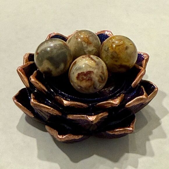 Lotus Flower Pedestal Nest With Round Crazy Lace Agate Stones - Picture 1 of 5
